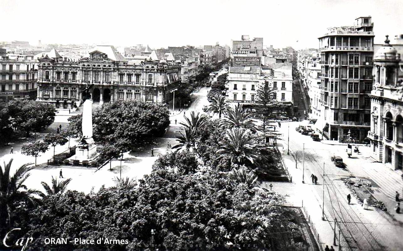 Oran - Place d'Armes.jpg